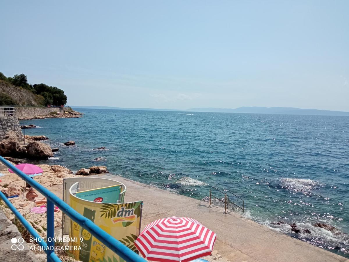 Sunce Apartment กอสเตรนา ภายนอก รูปภาพ