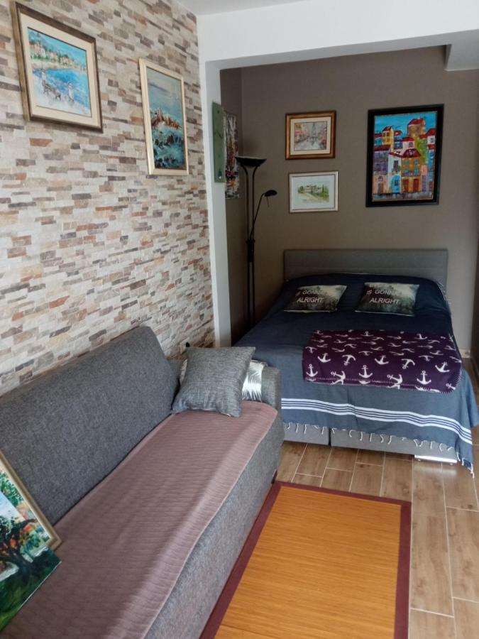 Sunce Apartment กอสเตรนา ภายนอก รูปภาพ